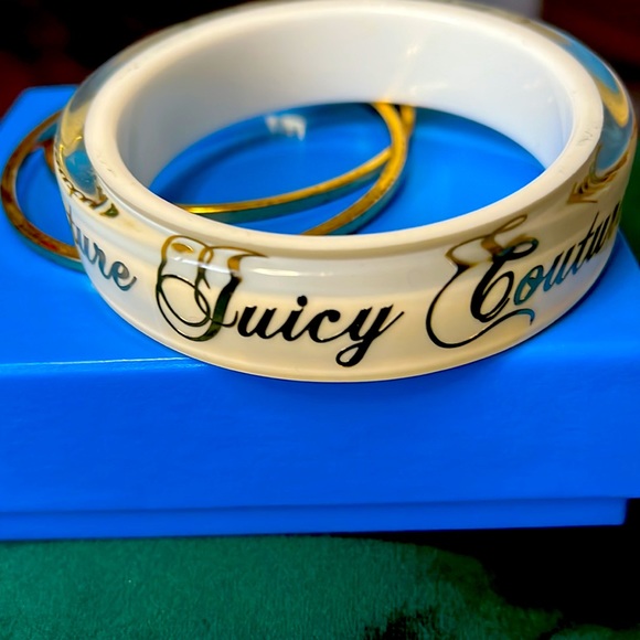 Juicy Couture Bracelet Set. - Picture 5 of 8
